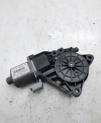 Hyundai i30 Rear door window regulator motor 834502R000