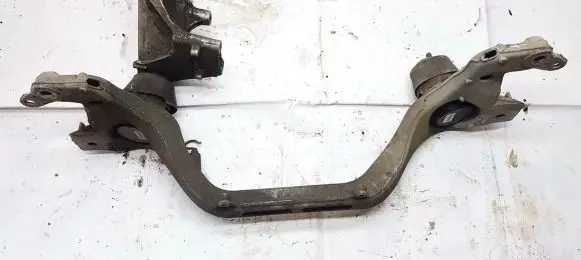 Volkswagen Touareg I Front subframe 7l6199207