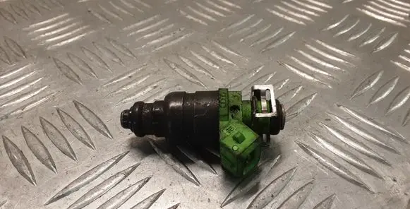 Audi A6 S6 C5 4B Fuel injector 078133551BB
