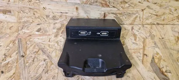 Mercedes-Benz GLA W156 X156 USB socket connector A1728202100 00491388 011015107