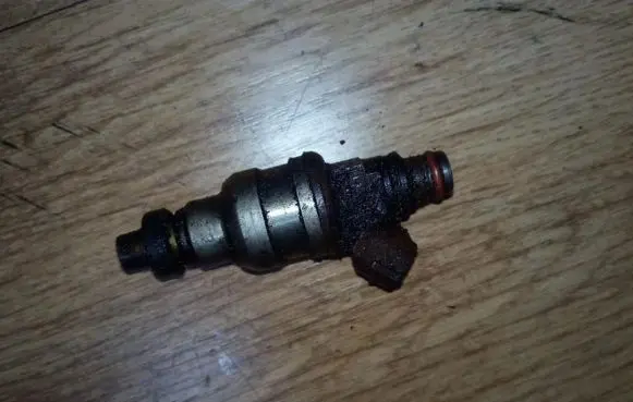 Fuel injector