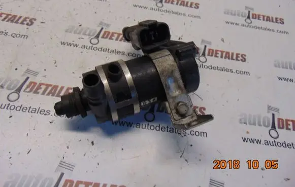 Honda CR-V Headlight washer pump 