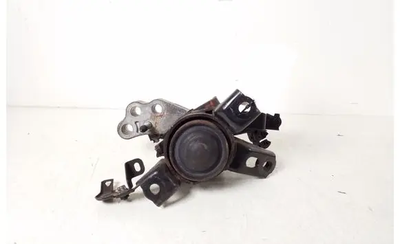 Toyota Avensis T270 Engine mount bracket 12305-0R020