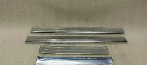 Mercedes-Benz CLS C219 Sill A2196801435