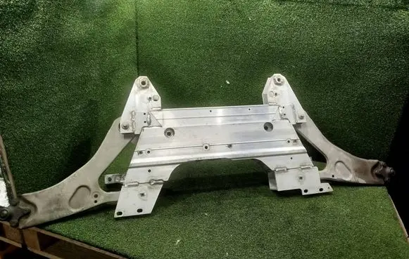 Peugeot 2008 II Front subframe 9825331880 9826760180 9826760980