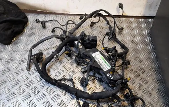 Mercedes-Benz CLA C117 X117 W117 Engine installation wiring loom A2700108902 A2701507133