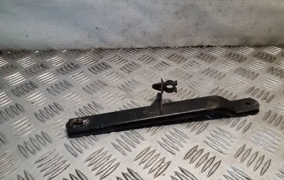 Battery bracket