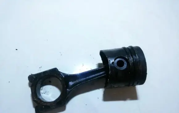 Volkswagen Golf II Piston with connecting rod