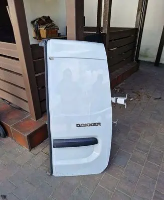 Dacia Dokker Rear door