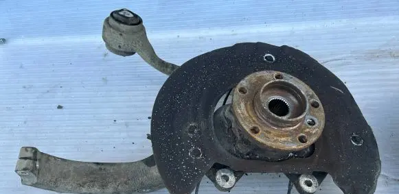 BMW X5 E70 Front wheel hub spindle knuckle