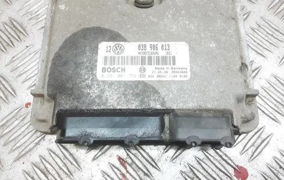 Volkswagen Golf IV Engine control unit/module 0281001759