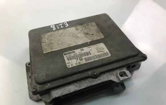 Peugeot 107 Engine control unit/module ECU 9635116680 0261206153