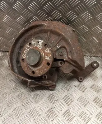 Volkswagen Golf V Rear wheel hub