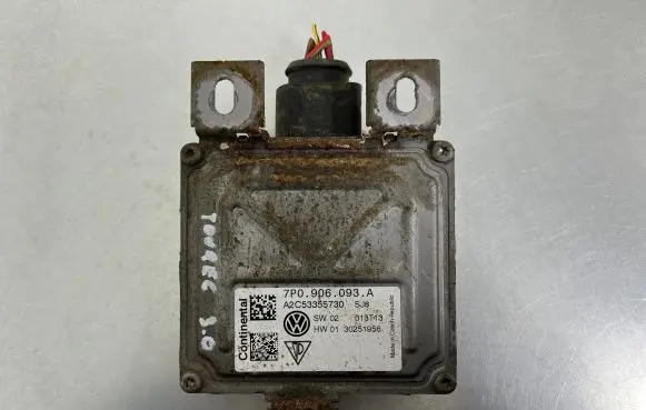 Volkswagen Touareg II Fuel injection pump control unit/module 7P0906093A