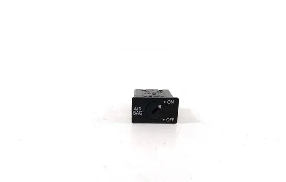 Passenger airbag on/off switch