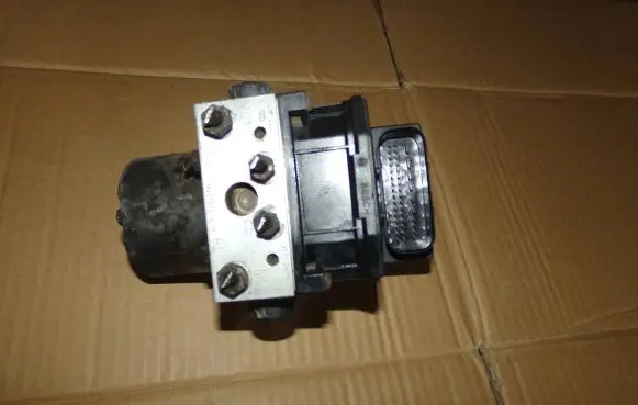 Ford Mondeo Mk III ABS Pump 0265800014