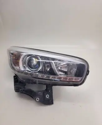 KIA Ceed Headlight/headlamp 92102A2220 R009B224DPN