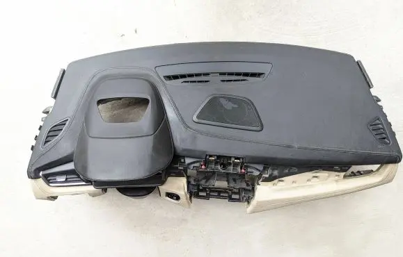 BMW 2 F46 Dashboard 9290792 9709908 VZ38447