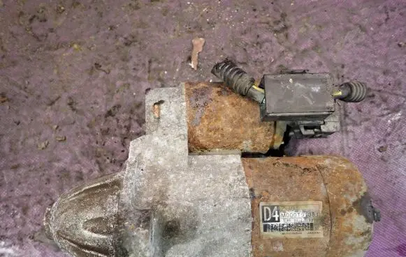 Mazda 3 I Starter motor M000T91381