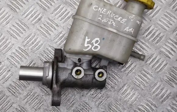 Master brake cylinder