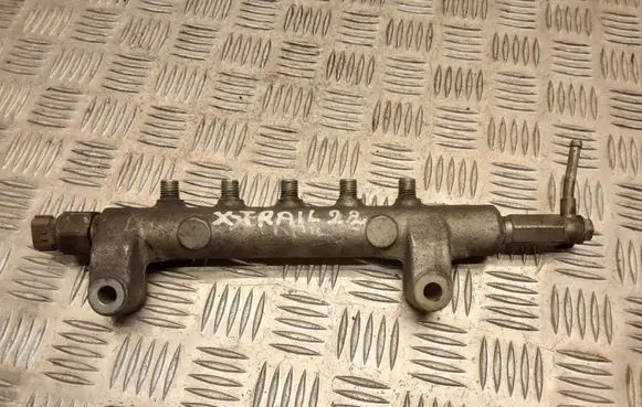 Nissan X-Trail T30 Fuel main line pipe