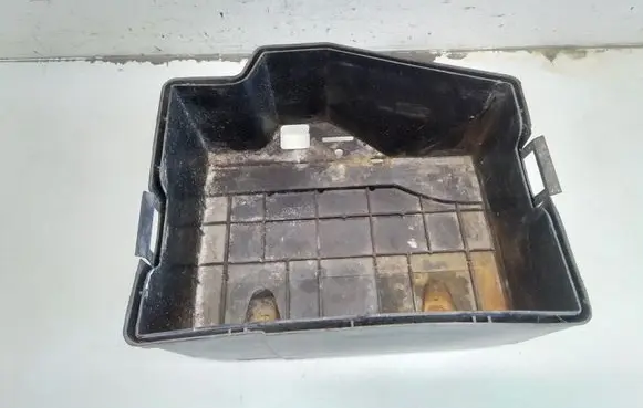 Battery box tray