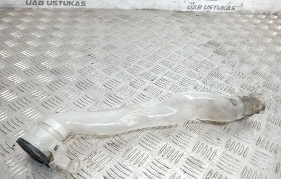 Toyota RAV 4 (XA20) Window washer liquid tank fill tube 001110