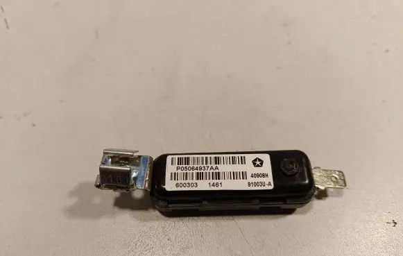 Lancia Thema Aerial antenna amplifier P05064937AA
