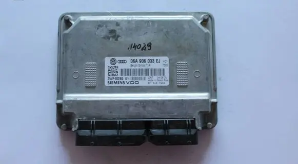 Audi A3 S3 A3 Sportback 8P Engine control unit/module 06A906033EJ 5WP402650