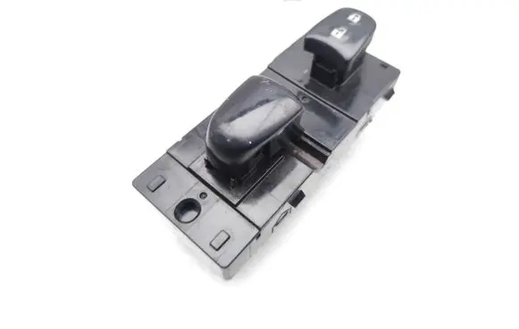 Nissan Qashqai Electric window control switch