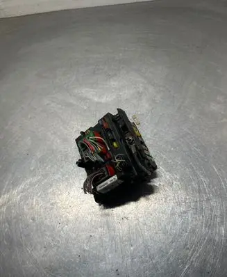 Peugeot 206 Fuse module 9650663880