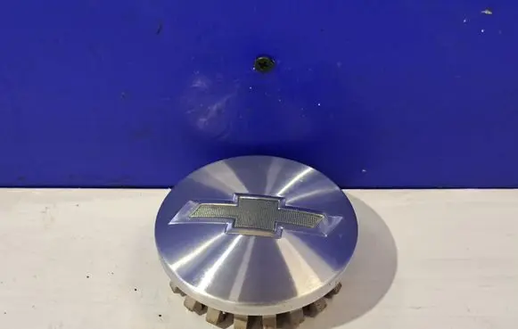 Chevrolet Tahoe R17 wheel hub/cap/trim 22837060
