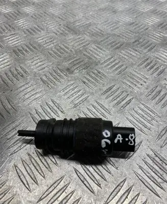 Audi A8 S8 D3 4E Windscreen/windshield washer pump 1K5955651