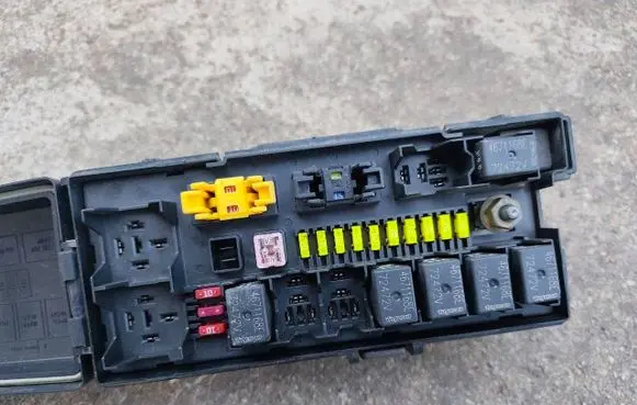 Jeep Grand Cherokee (WK) Fuse box set 04692087AB