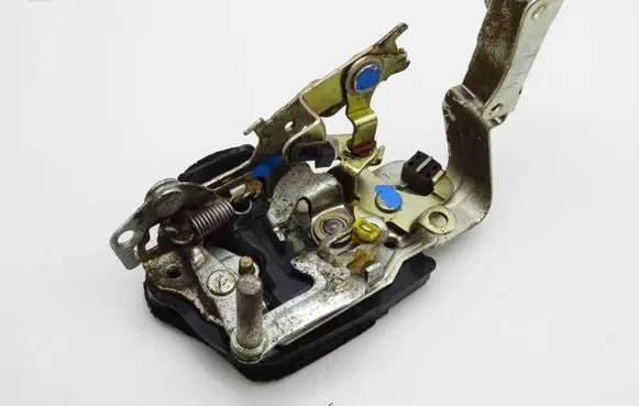 Suzuki Grand Vitara II Tailgate/trunk/boot lock/catch/latch