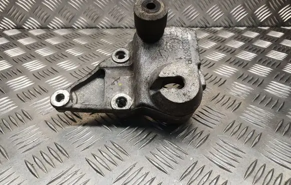 Citroen C5 Engine mounting bracket 9631853680B