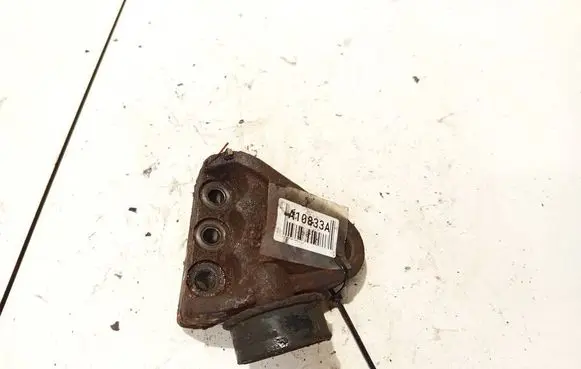 KIA Sportage Engine mounting bracket