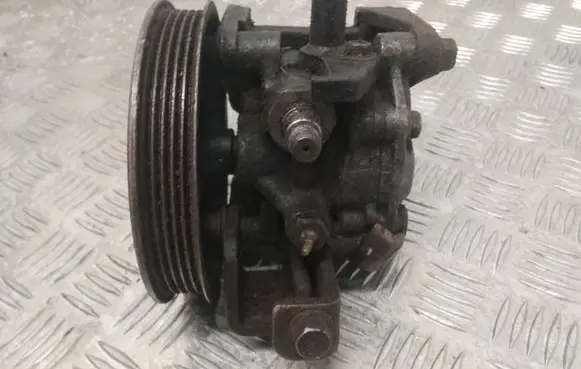 Mitsubishi Colt Power steering pump