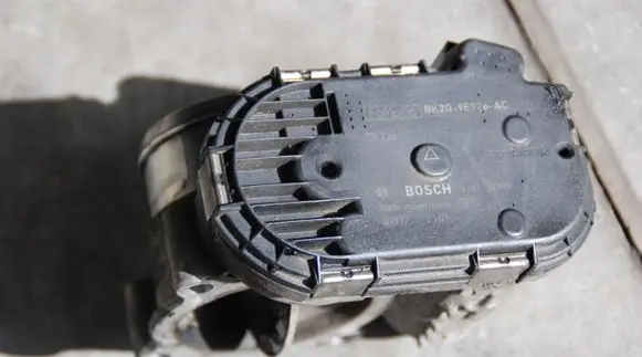 Ford Fiesta Throttle valve 9E926