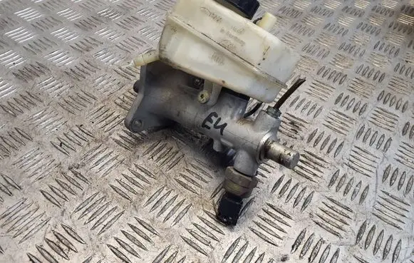 Mercedes-Benz C W203 Master brake cylinder
