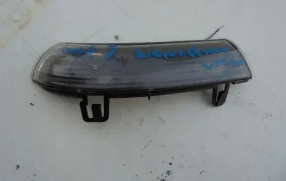 Volkswagen Golf V Mirror indicator light 