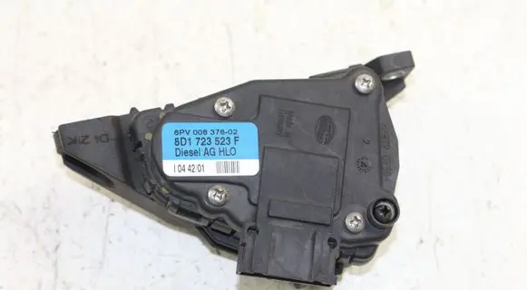 Audi A6 S6 C5 4B Accelerator pedal position sensor 8D1723523F