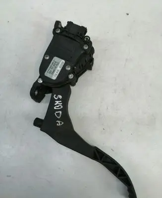 Skoda Octavia Mk1 (1U) Accelerator throttle pedal 6Q1721503B