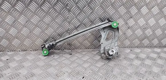 Rear door manual window regulator