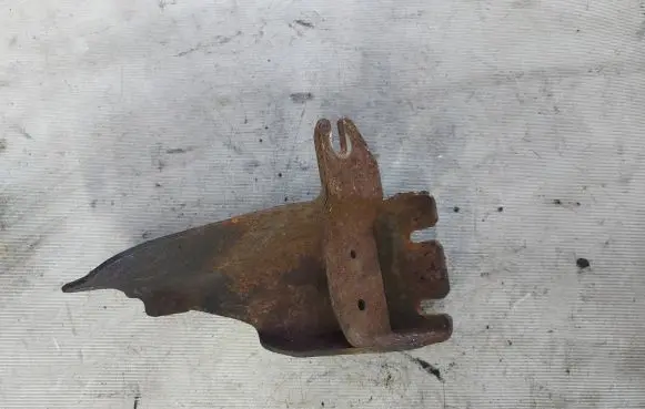 Ford Galaxy Engine mounting bracket