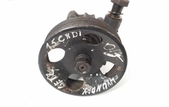 Hyundai Getz Power steering pump 571101C700