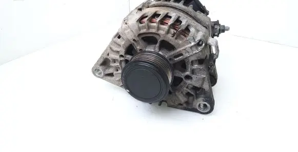 Hyundai i40 Generator/alternator 373002A850 2611067