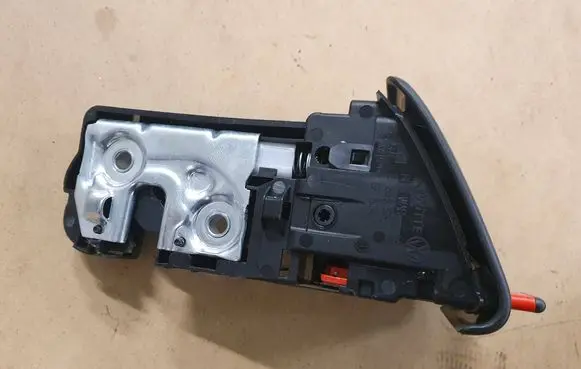 Volkswagen Golf VII Seat back rest lock catch 5Q0885681J 5GM885895A 5G0885895