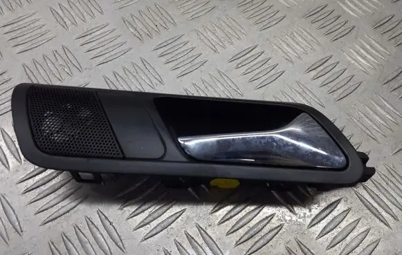 Volkswagen PASSAT B6 Rear door handle trim 3C4839114