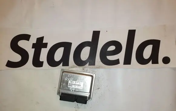 Audi A4 S4 B5 8D Engine control unit/module 3B0907551Q 0261206387 3B0907551